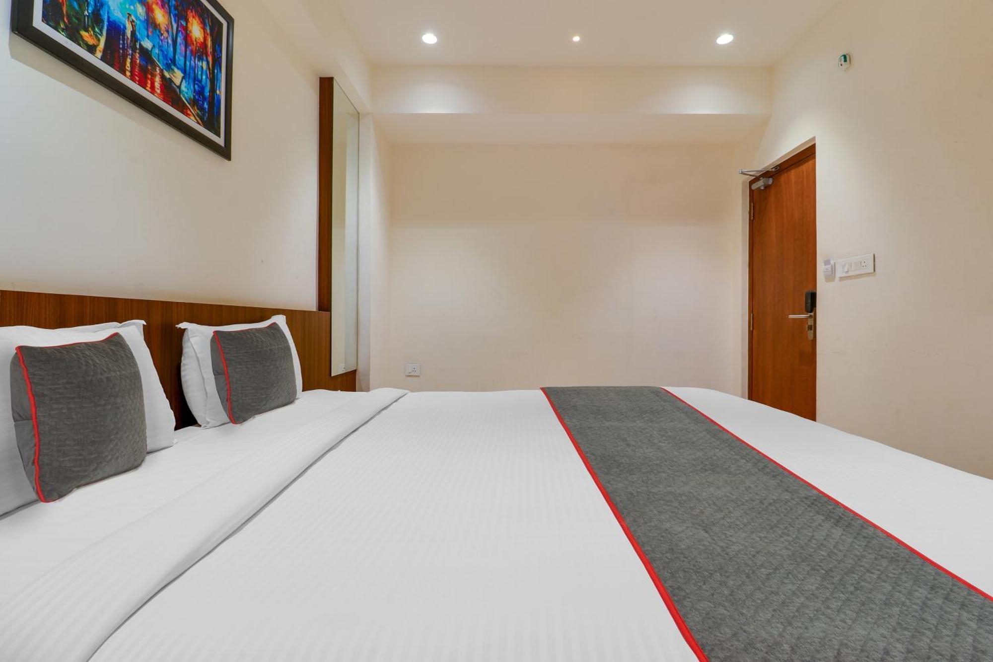 Super Townhouse Rcc Lamps Hotel วิสาขปัตนัม ภายนอก รูปภาพ