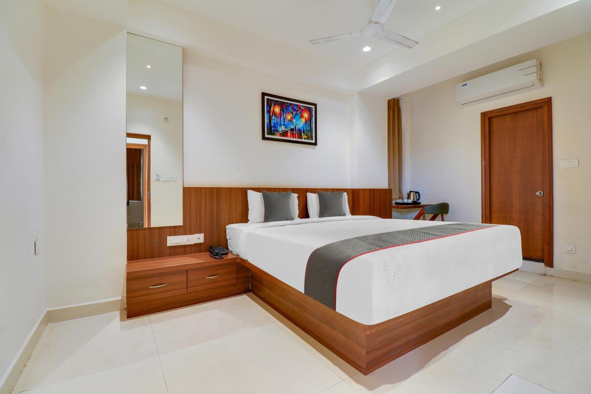 Super Townhouse Rcc Lamps Hotel วิสาขปัตนัม ภายนอก รูปภาพ
