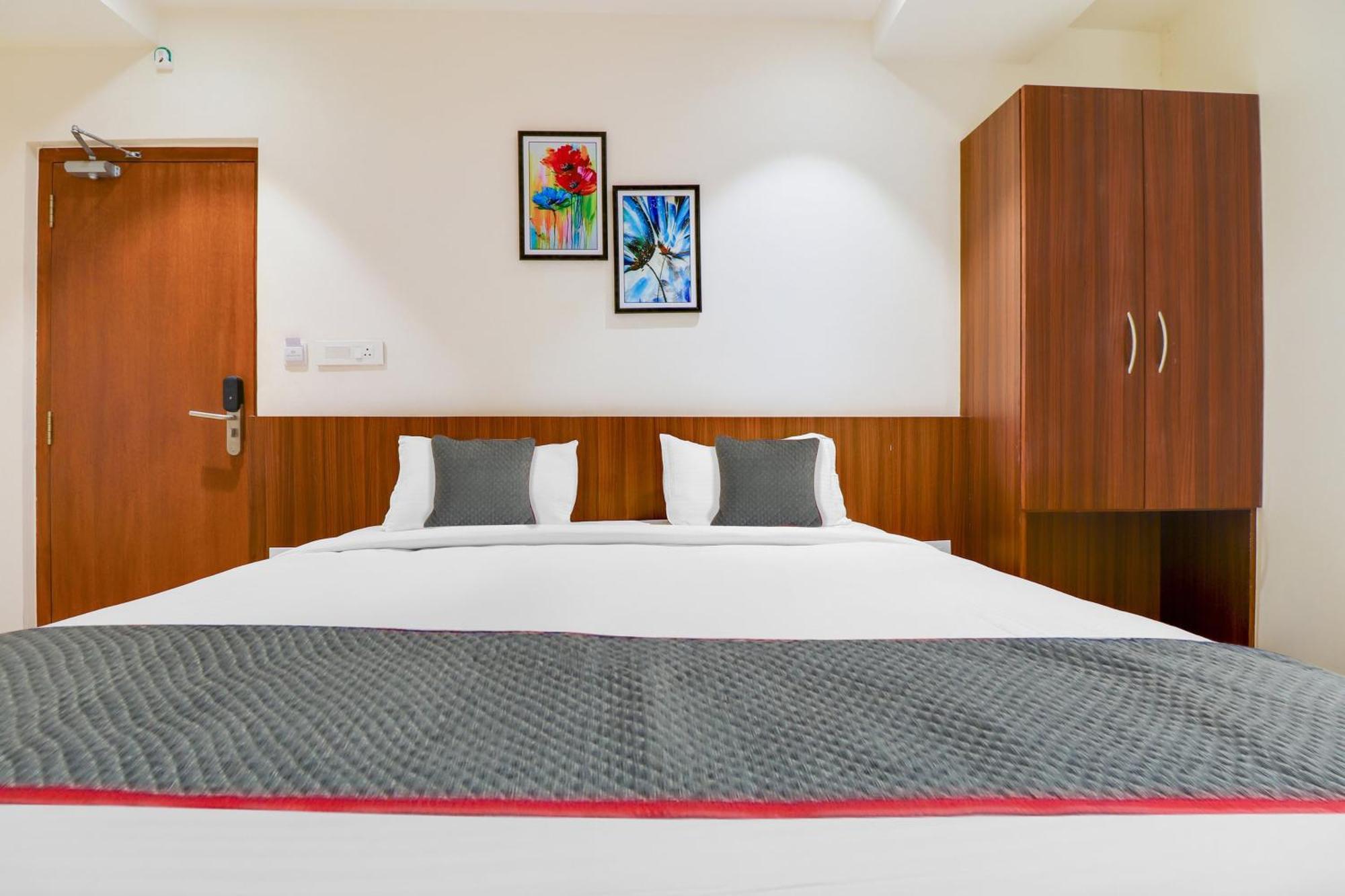 Super Townhouse Rcc Lamps Hotel วิสาขปัตนัม ภายนอก รูปภาพ